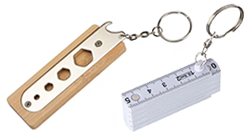 Breloki z narzędziami z logo