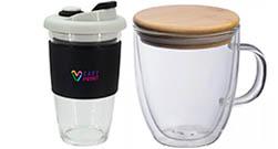 Kubki z pokrywką z logo