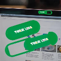 Zaślepka na kamerę w laptopie z logo firmy