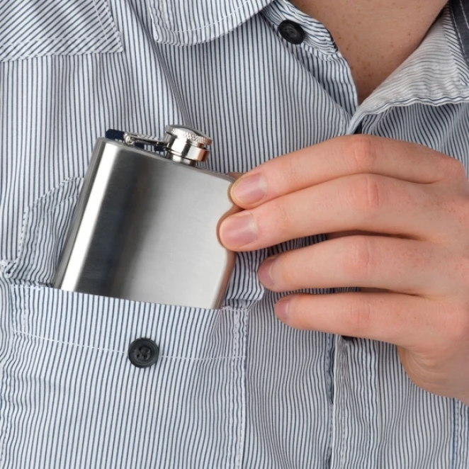 Piersiówka stalowa FRESNO 104 ml do naniesienia logo Zdjęcie 4