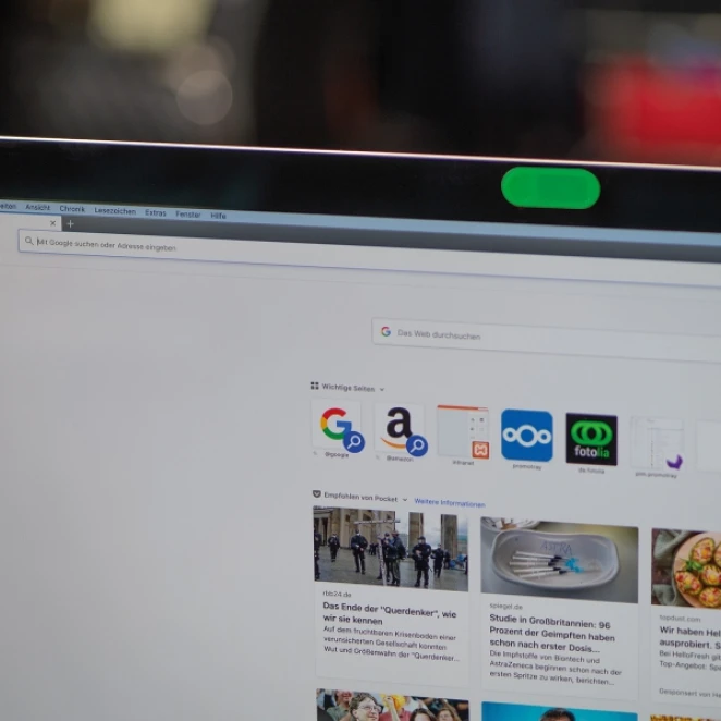Zaślepka na kamerę w laptopie z logo firmy Zdjęcie 6